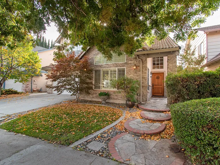 1547 Deluca Dr — Photo 2