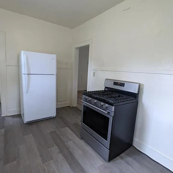 705 W Monroe St — Photo 9