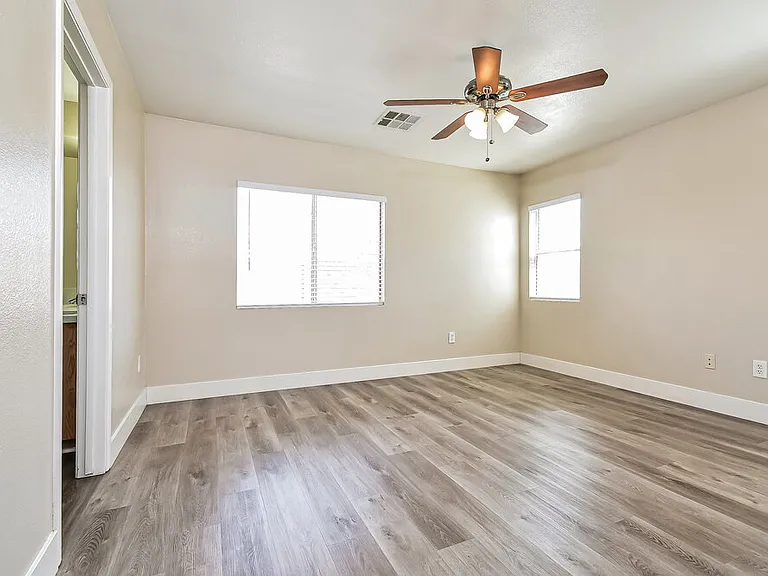 1820 Loida Ct — Photo 10