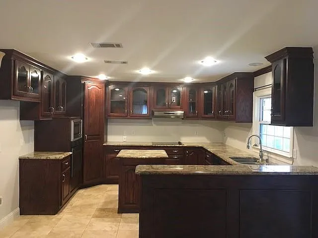 909 Shenandoah Dr — Photo 2