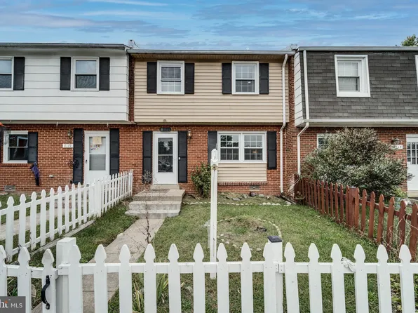 1717 Fort Henry Ct, Dumfries, VA 22026