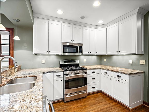 4th image of 3020 Garfield St NE