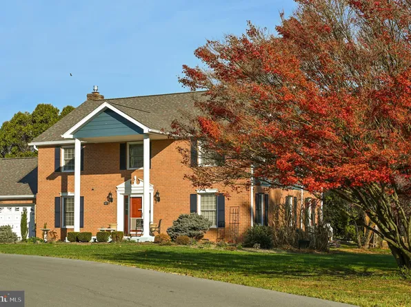 805 Lupton Dr, Martinsburg, WV 25401