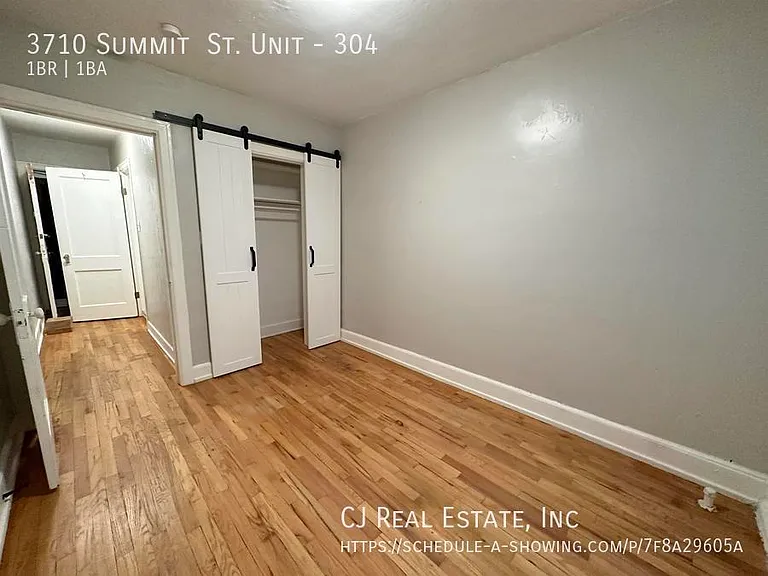 3710 Summit St #304 — Photo 8
