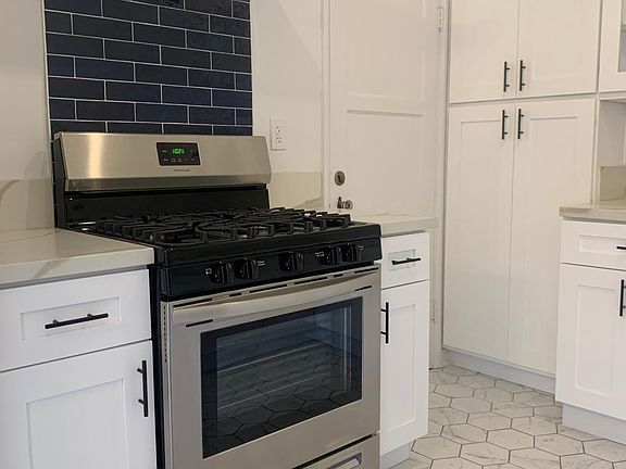 3rd image of 1322 Lucile Ave #3/4