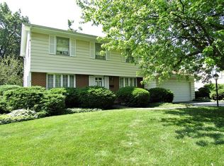 1213 Prairie St, St Charles, IL