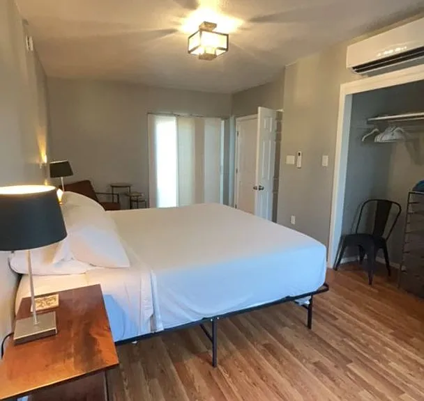 1150 E Waverly St — Photo 13