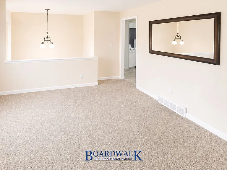 3303 W Hector Dr — Photo 7