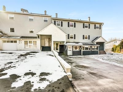 44 Windmill Road, Poughkeepsie, NY, 12601