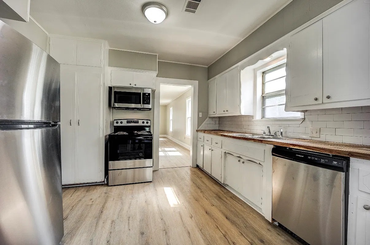 3 bed, 1384 sqft, $1,295 — Photo 4