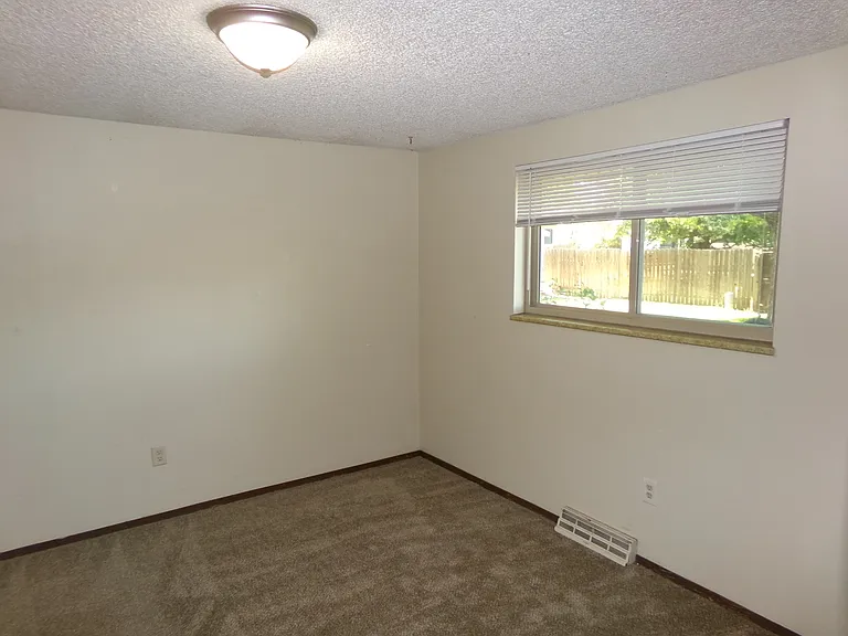 928 Silver Leaf Pl — Photo 16