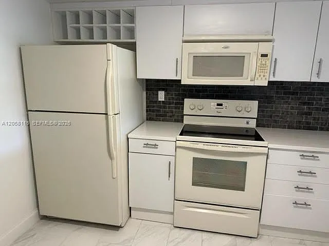Kenland Walk Condo Iii — Photo 4