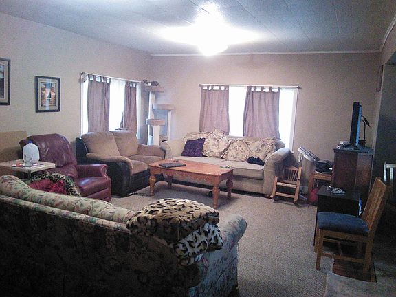 5th image of 318 S Tonasket Ave