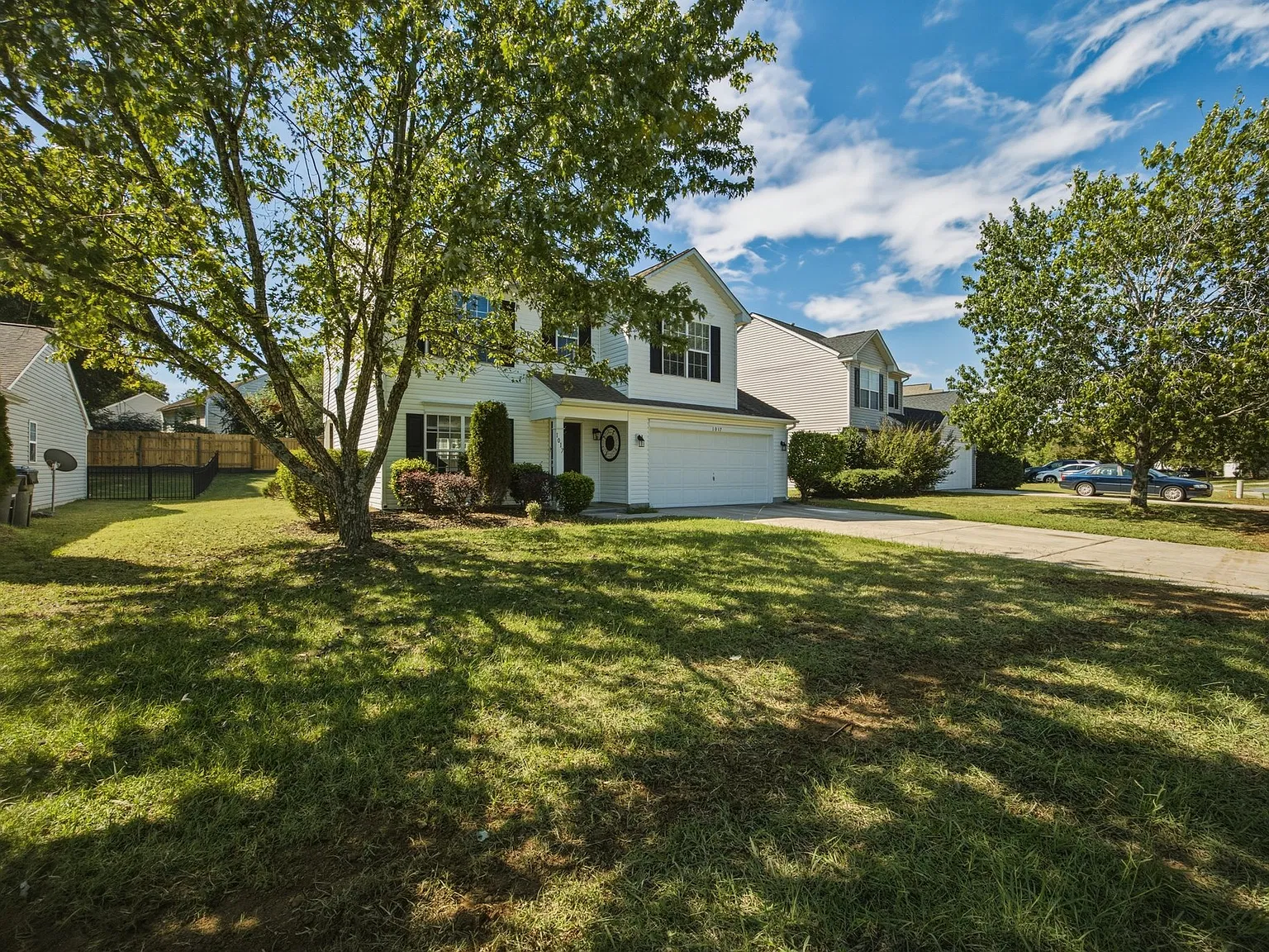 1017 Meadowbrook Lane — Photo 2