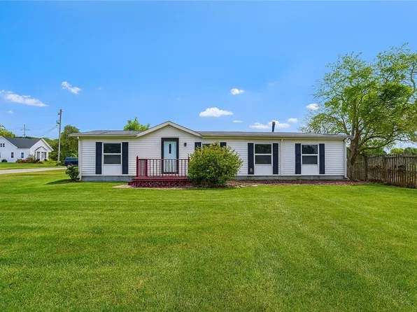 1308 N 10th St, Mattoon, IL 61938