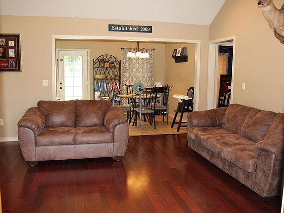 5th image of 236 Lost Orchard Dr