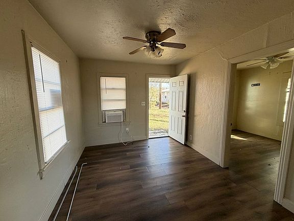 4th image of 814 Tennessee St
