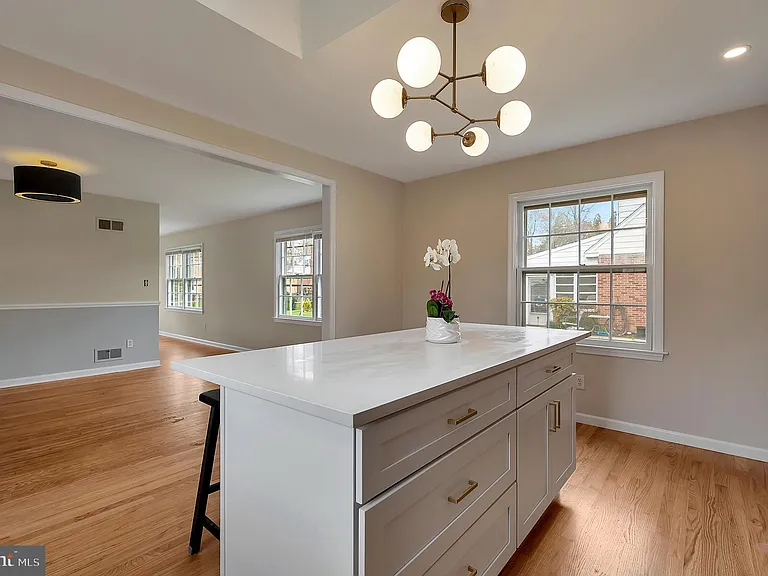 719 Halstead Rd — Photo 11