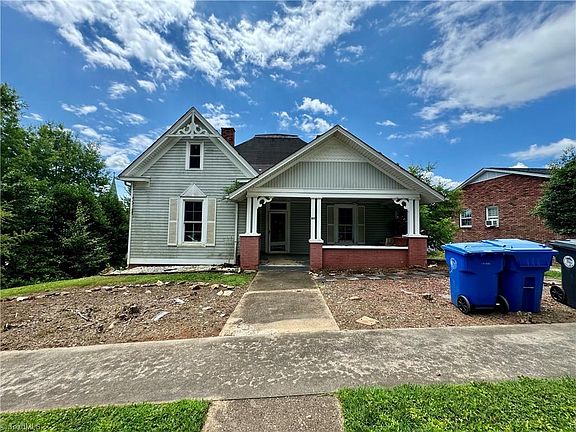 3rd image of 811 F St
