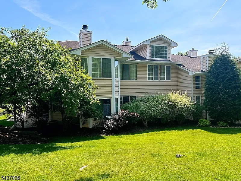 15 Crossfield Ct