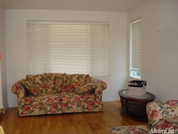 3rd image of 26 Paddington Ct