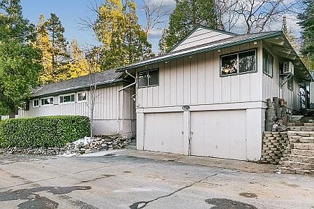 1st image of 292 Heliotrope Dr