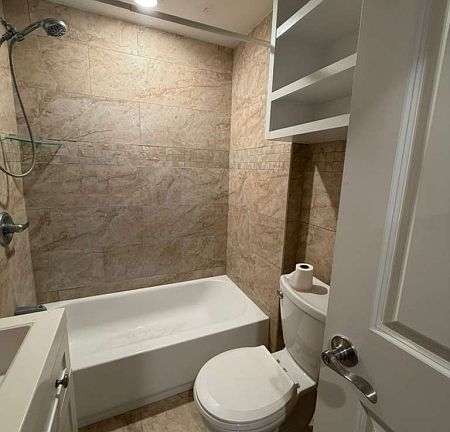 5th image of 144 N 8th St Floor 2