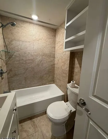 144 N 8th St #2 — Photo 5