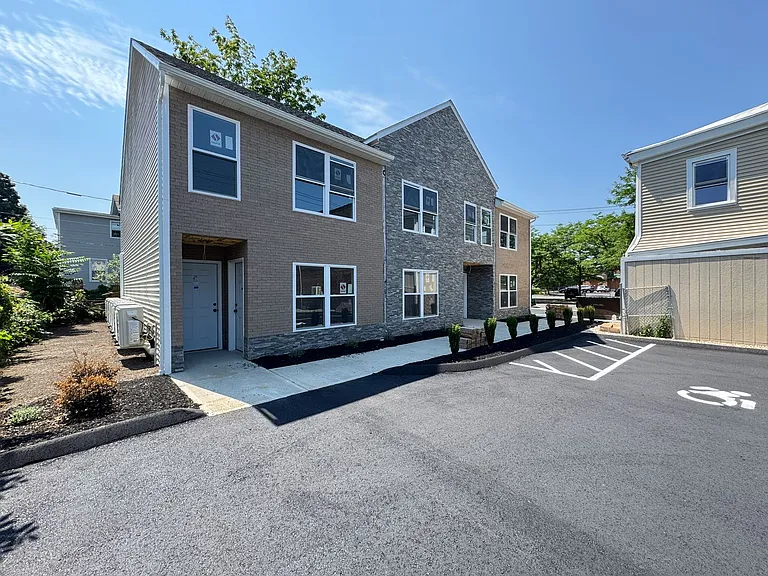 358 Campbell Ave — Photo 7