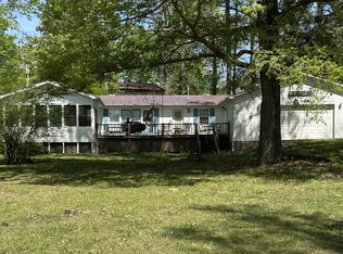 28 Cottage Cir, Linden, TN 37096