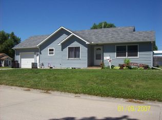 204 SE Vine St, Leon, IA 50144