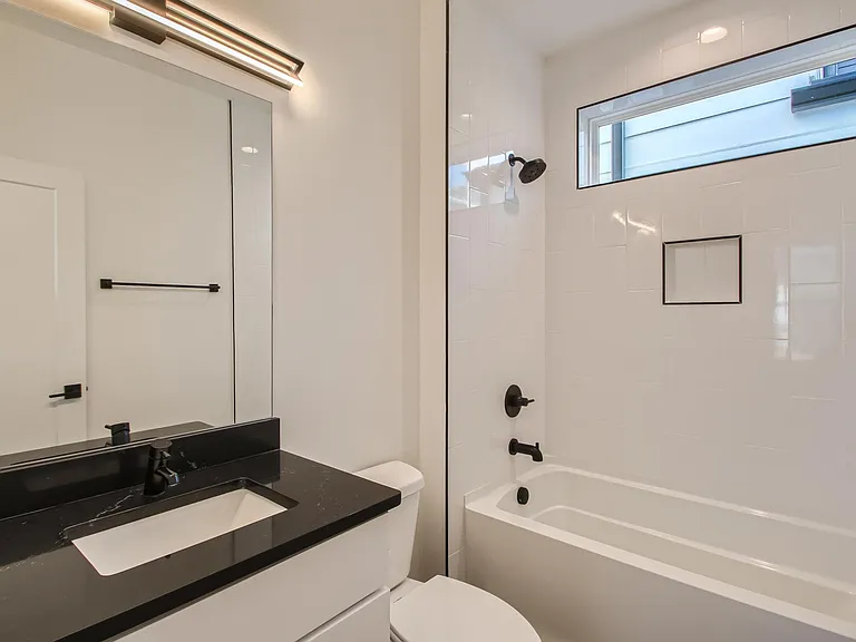 405 Serenity Ln — Photo 9