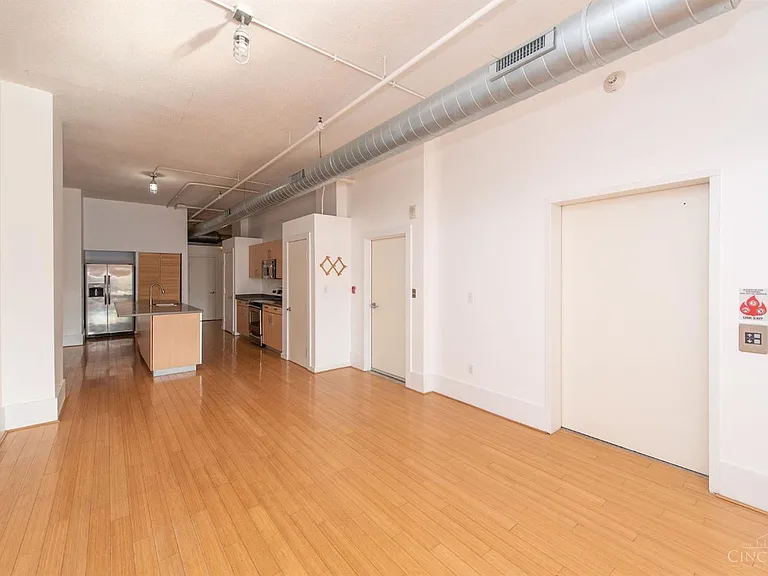 18 E 4th St #501 — Photo 8