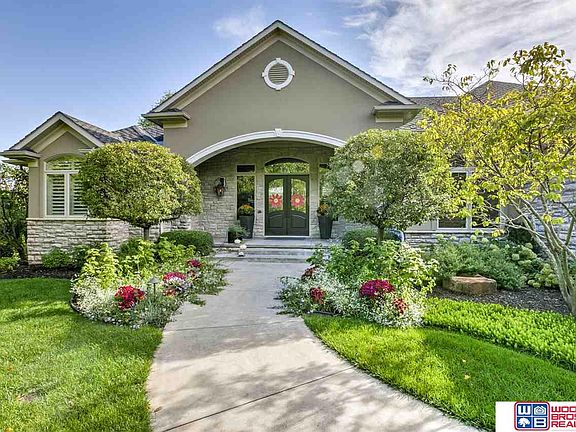 3rd image of 9310 Thornwood Dr