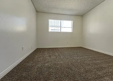 2 bed, 945 sqft, $2,300 — Photo 3