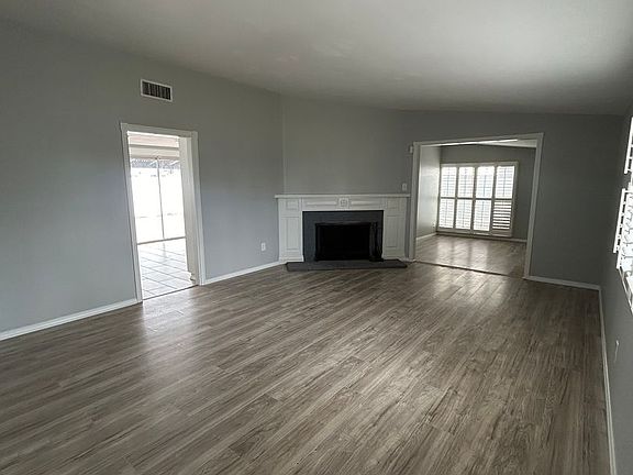 5th image of 920 Beverly Ave