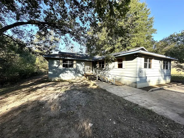 512 High School Ln, Atlanta, TX 75551