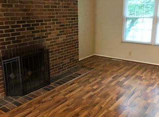 154 Stornoway Dr E, Columbus, OH 43213