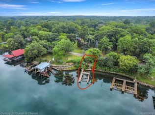 W River Rd, Grosse Ile, MI 48138