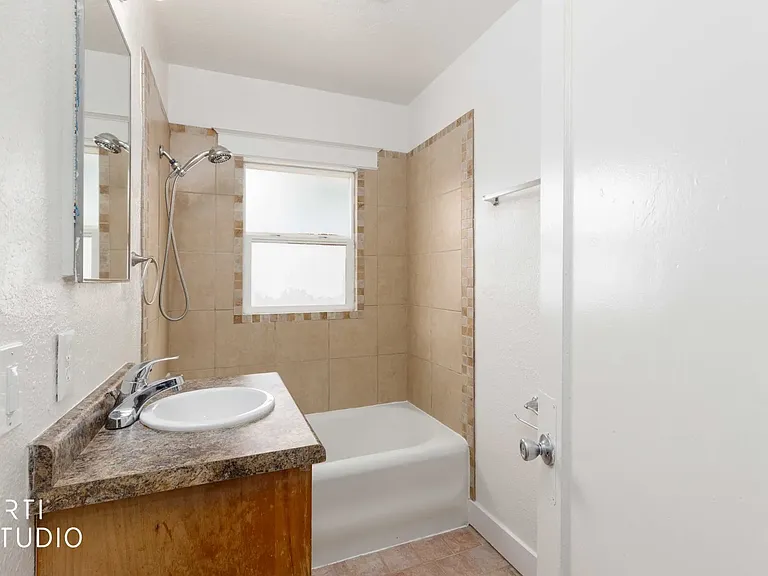 2174 Jefferson Ave #2186 — Photo 8