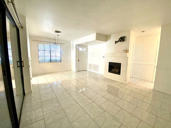 3rd image of 4835 S Torrey Pines Dr Unit 103