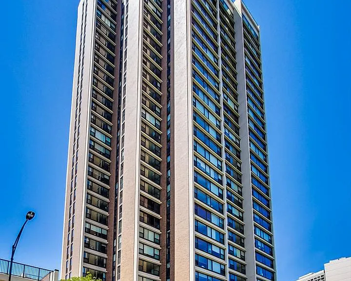 1850 N Clark St #1205 — Photo 1