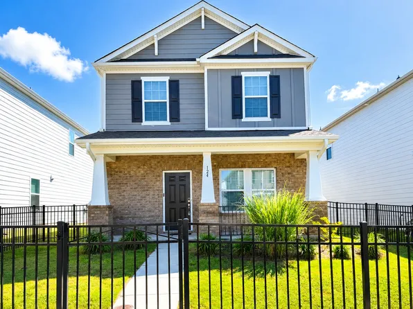 124 Cedar Knoll Cir, Pineville, NC 28134