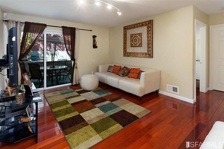 1st image of 52 Gould St