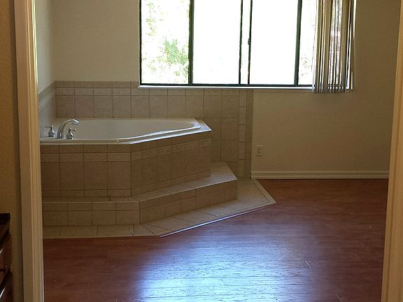 5th image of 3699 Deedham Dr
