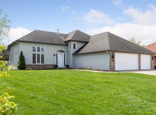6353 11th St N, Oakdale, MN 55128