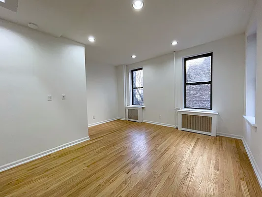 Rented by Compass | media 2