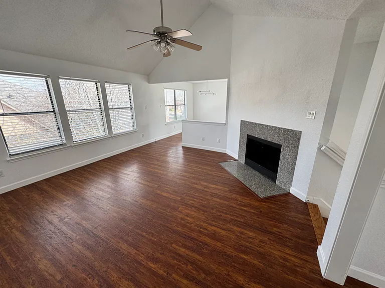 781 Pierre Ln — Photo 27