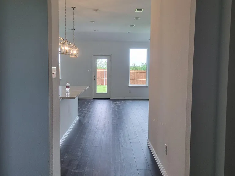 1905 Plymouth Dr — Photo 7