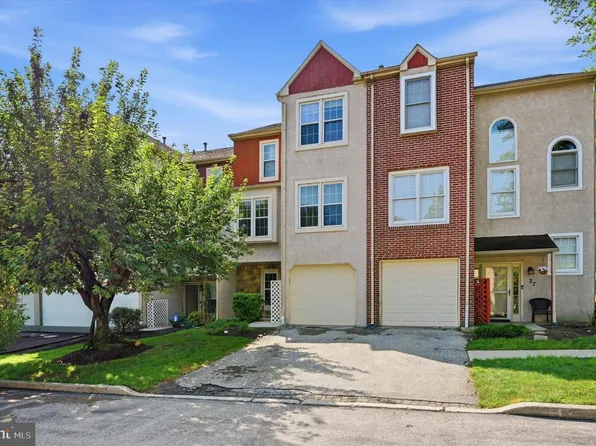 1 Forsythia Ct, Lafayette Hill, PA 19444